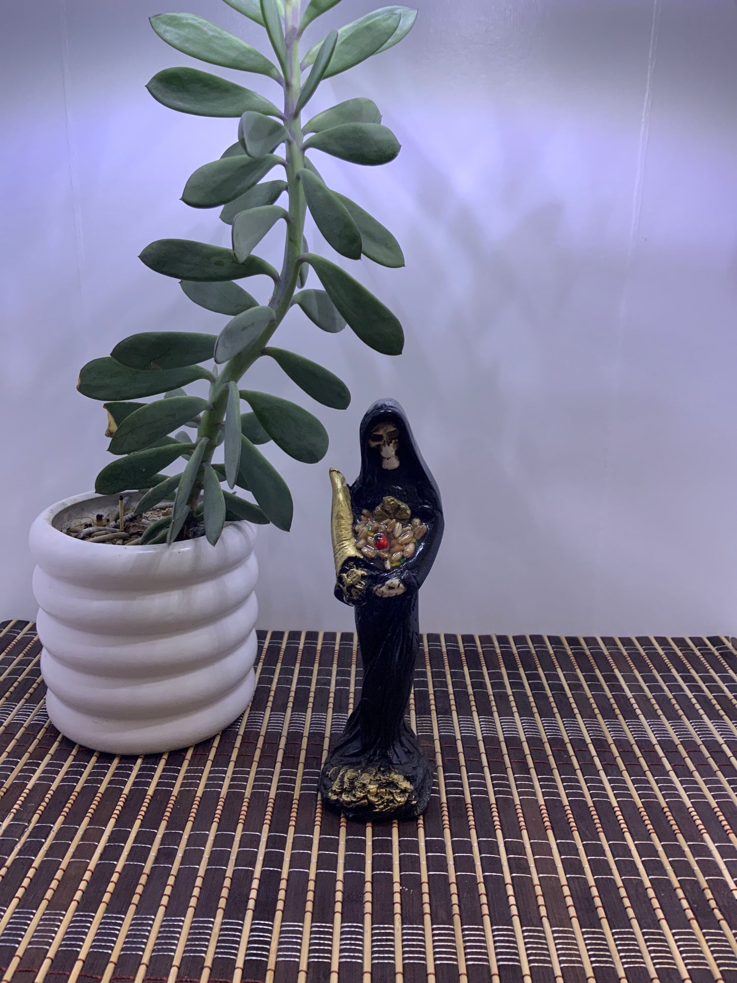 Figura La Santa Negra Abundancia y justicia