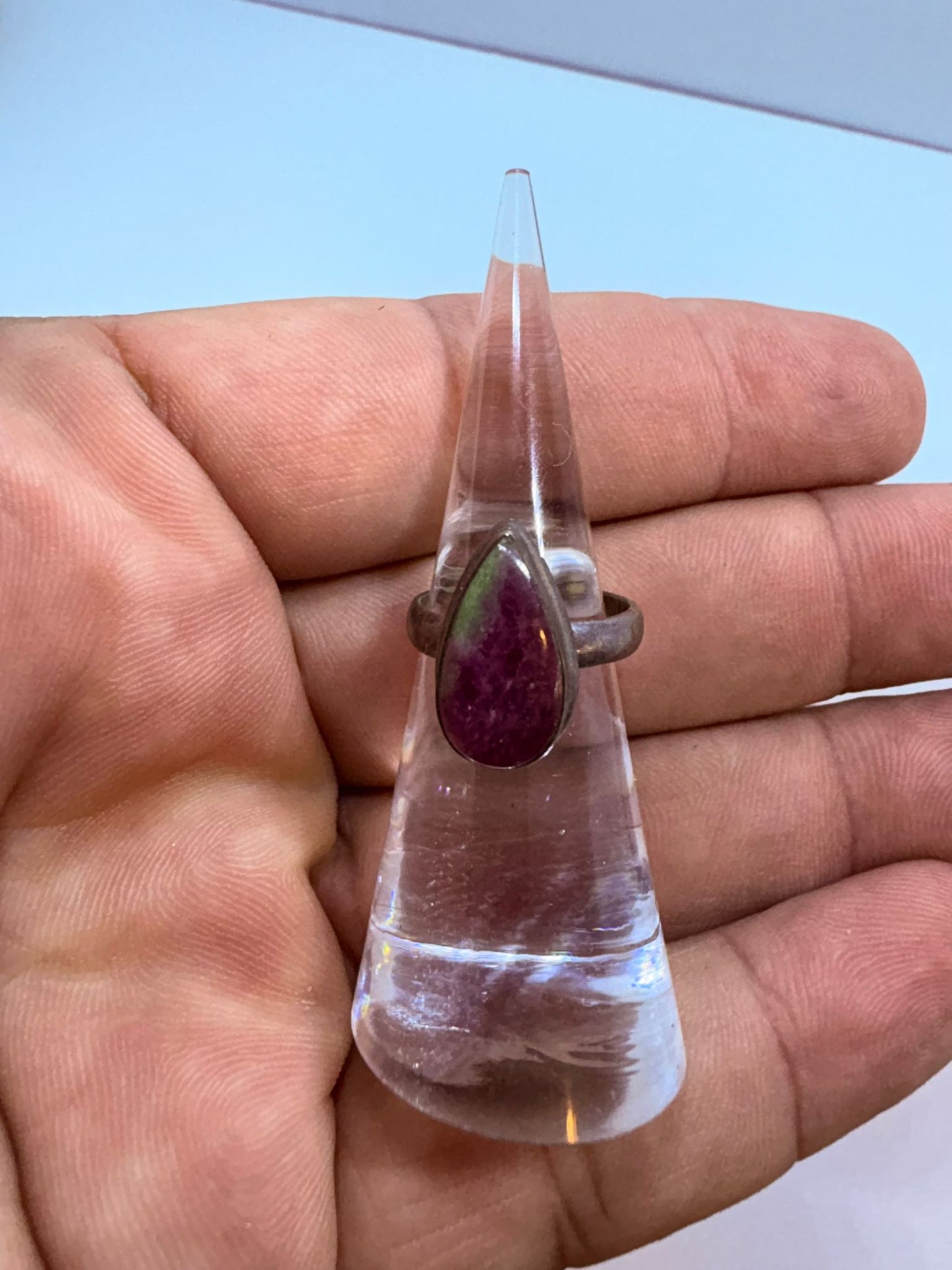 Rubí en Zoisita sortija