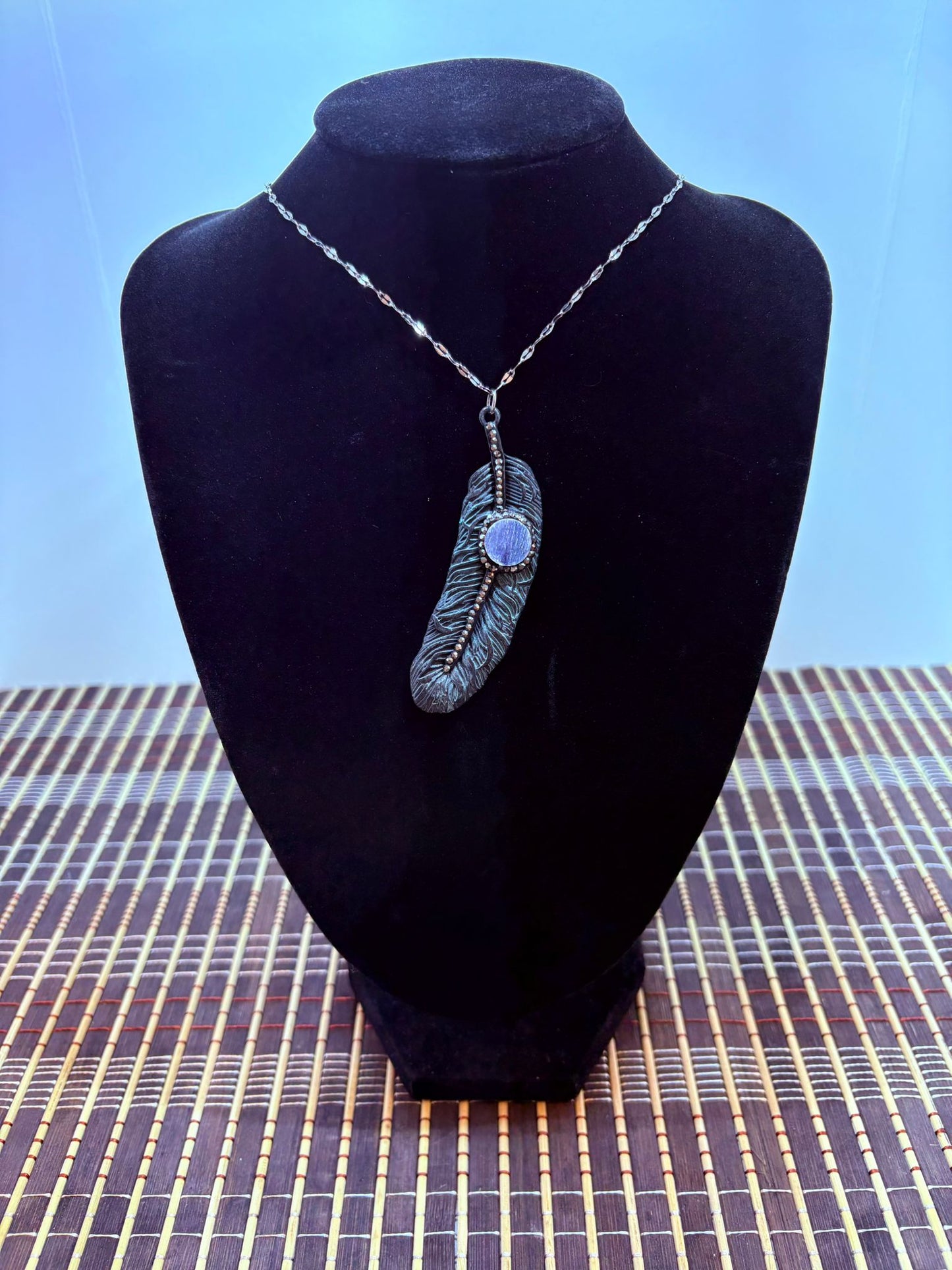 Pluma con Kyanite Azul