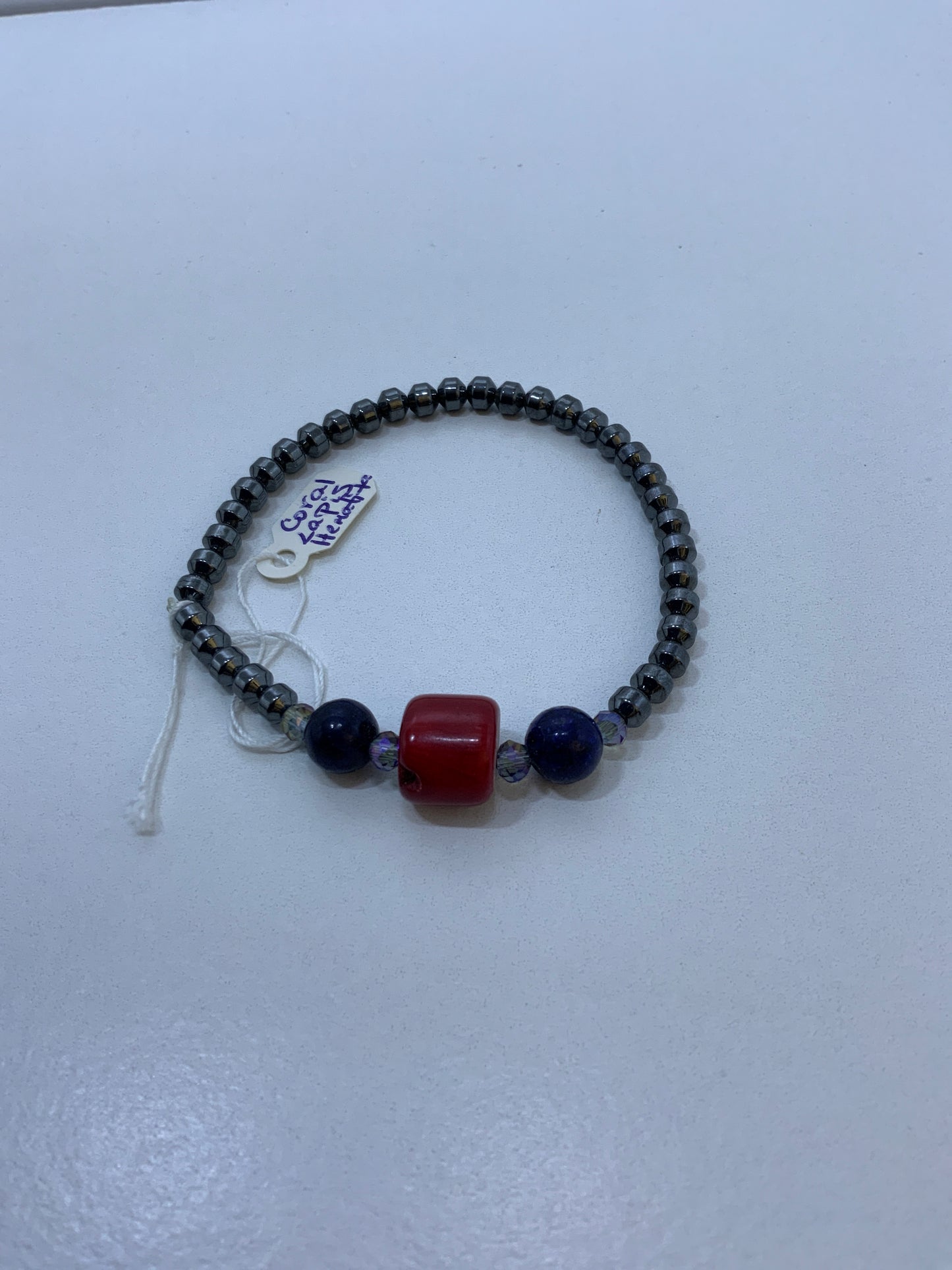 Pulsera Coral Rojo, cristal, hematita, lápiz lazuli