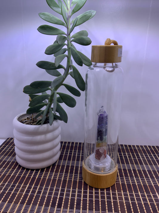 Botella vidrio de agua con cuarzos 7 chakras