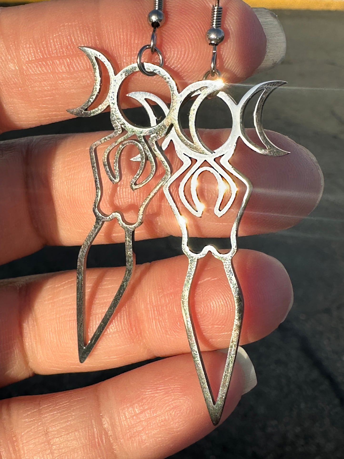 Triple Diosa Aretes (pantallas)