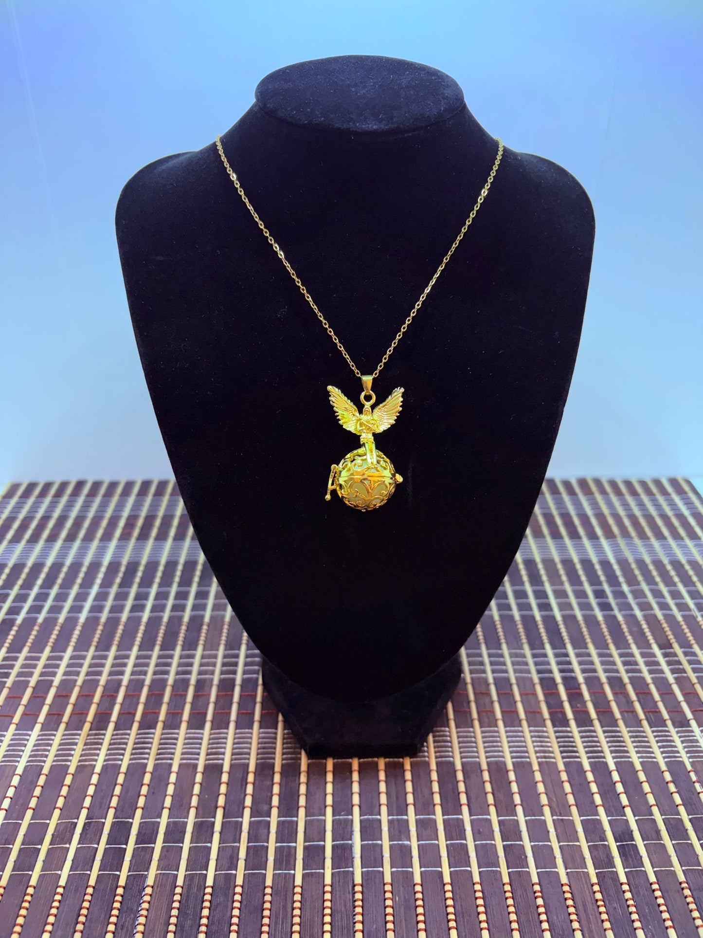 Llamador con Ada dorado