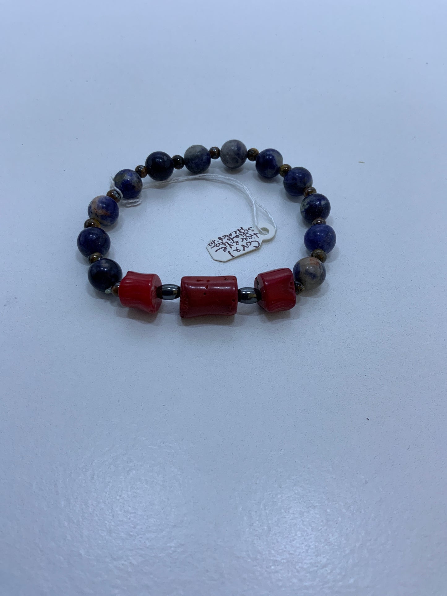 Pulsera Coral Rojo, sodalita, hematita, ojo de tigre