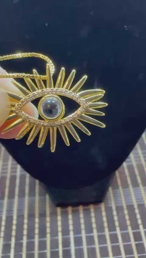 Ojo con cristal